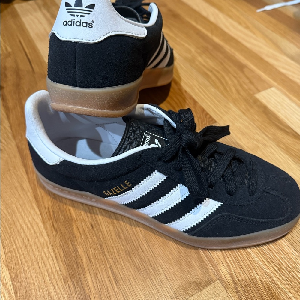 adidas Gazelle Women's Sneakers Black White Gum